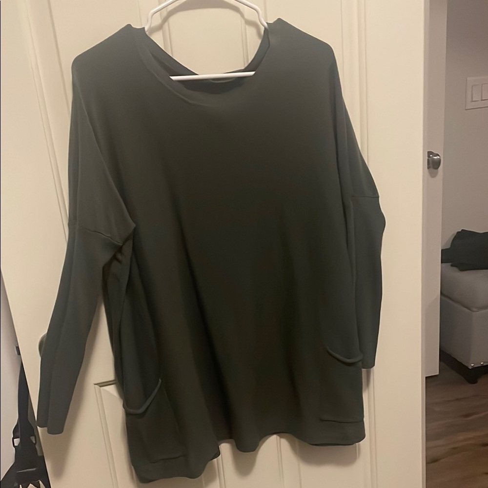 Tea n Rose Green Boxy 3/4 Sleeve Sweatshirt